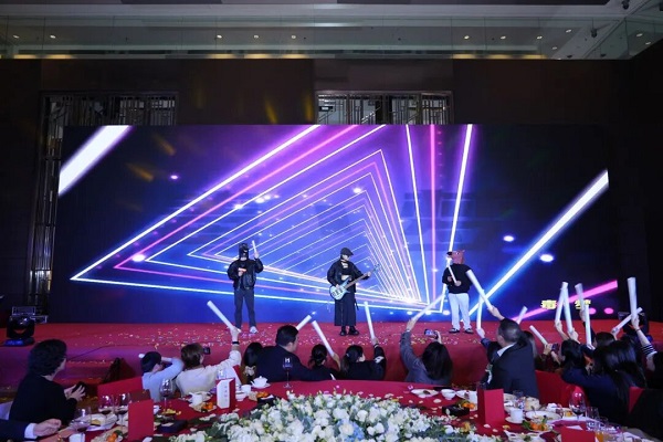 爱康健罗湖恒洁门诊表演